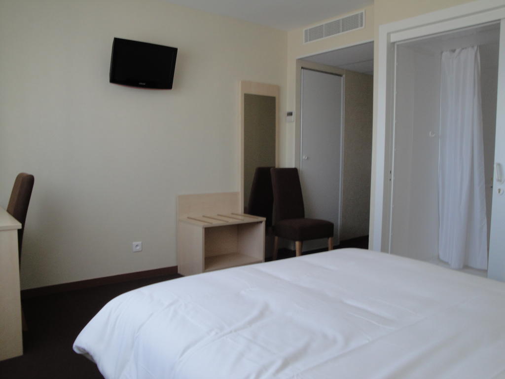 Cit'Hotel Talencia Thouars Room photo